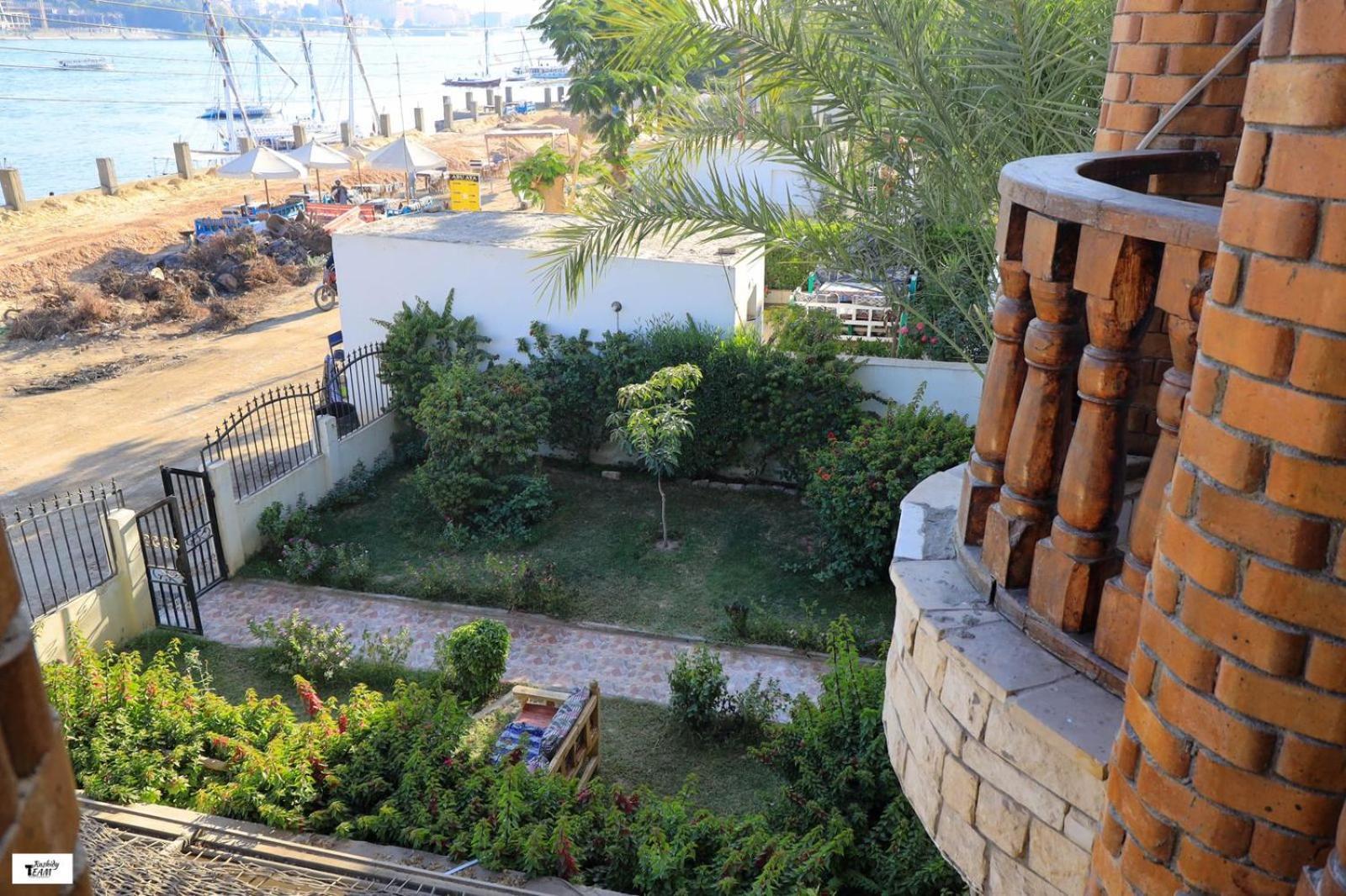 Nile Castle Апартаменти *